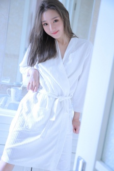 丰满爆乳寡妇